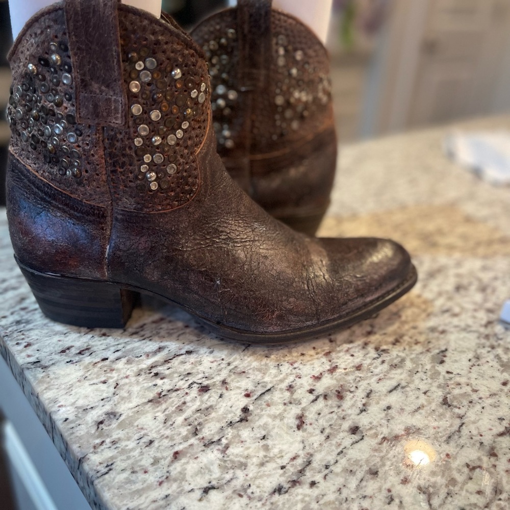 Frye Deborah Studded Boots in Grey Size 10